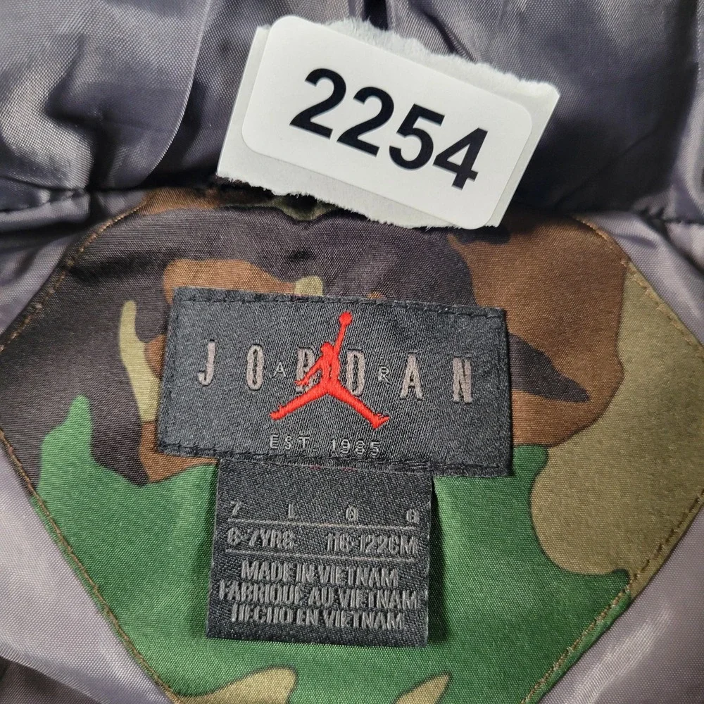 Nike Air Jordon Puffer Jacket Youth 7 Large Camo Black Hooded‎ Sleeve Insulated